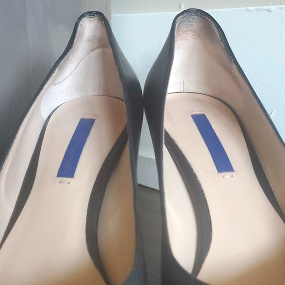 Stuart Weitzman All-Leather Classic Pumps ๐  - Picture 14 of 16